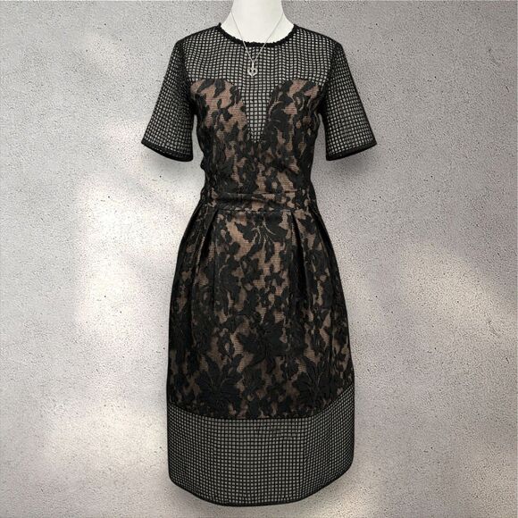 Elliatt Dresses & Skirts - ELLIATT Velosity Midi Cocktail Dress Women's XS Black Neutral Lace Mesh Evening